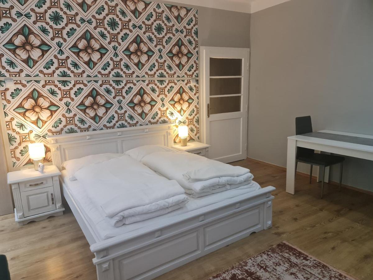 Huerrem Apartman Eger Exterior photo